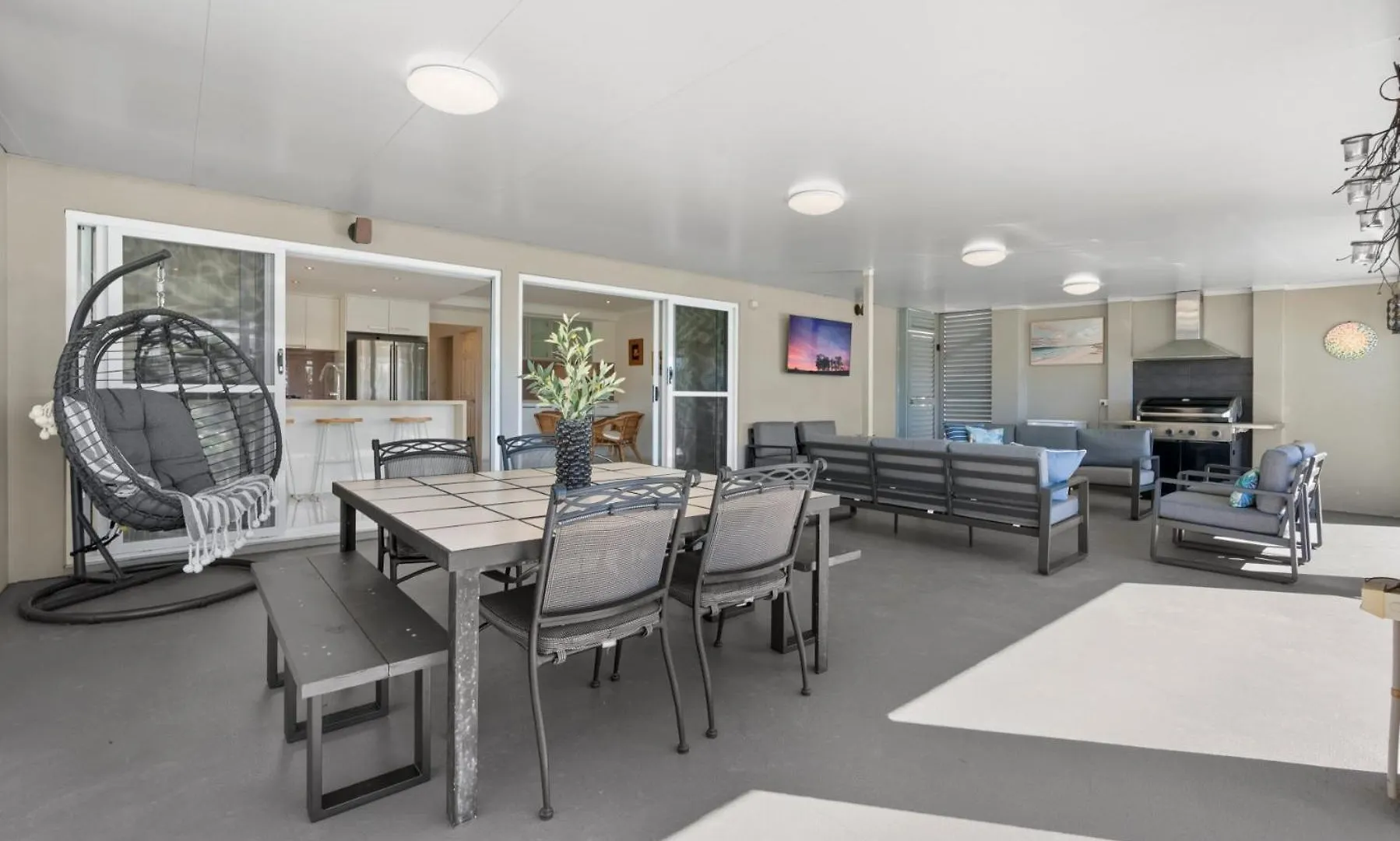 Seanna Blue: Relax & Indulge On The Canal Banksia Beach Dom wakacyjny