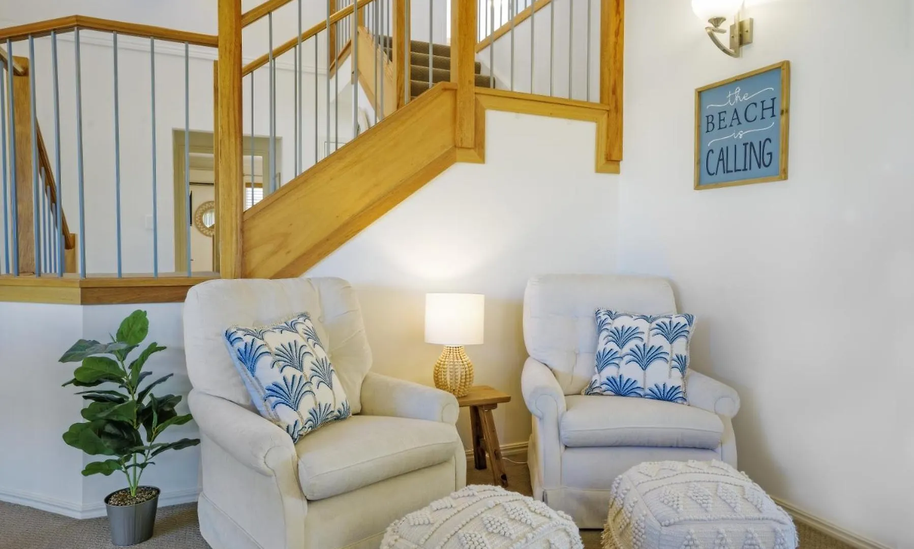 Seanna Blue: Relax & Indulge On The Canal Banksia Beach