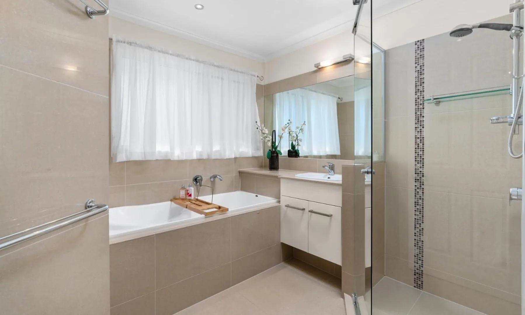 Seanna Blue: Relax & Indulge On The Canal Banksia Beach Dom wakacyjny