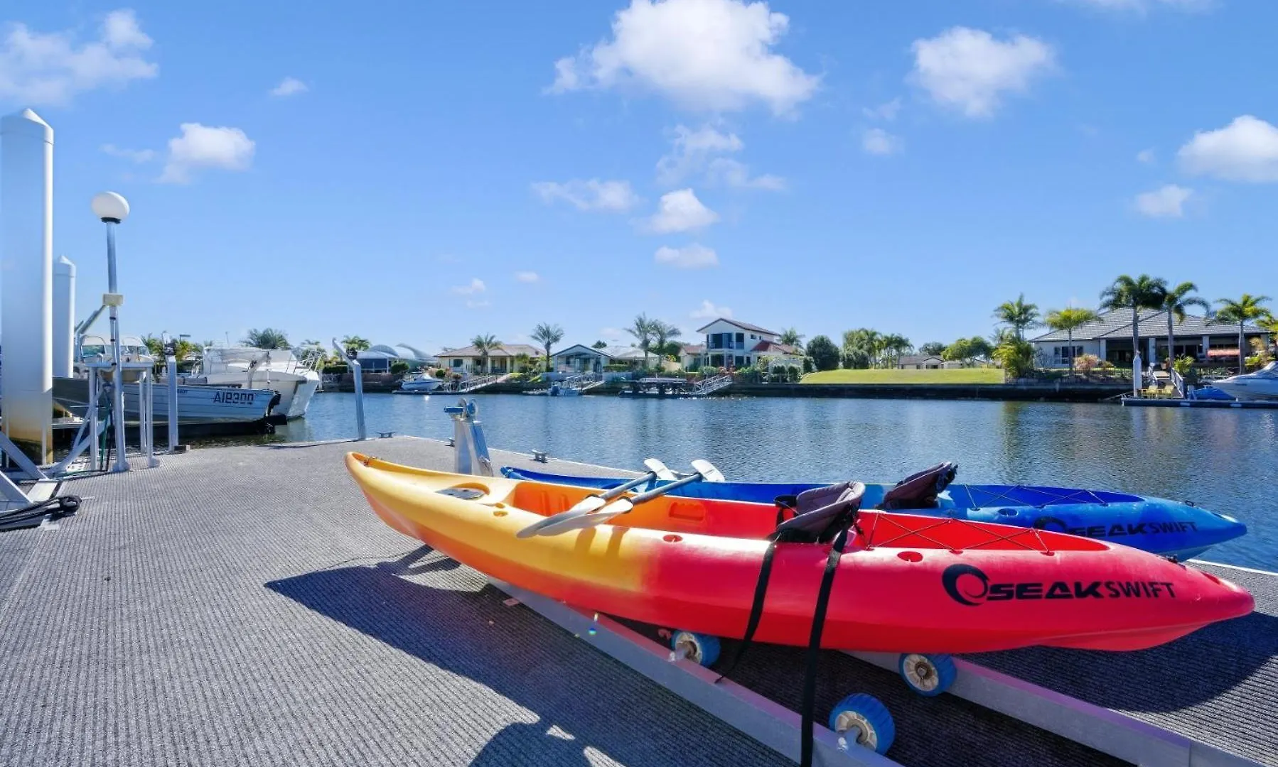 Dom wakacyjny Seanna Blue: Relax & Indulge On The Canal Banksia Beach